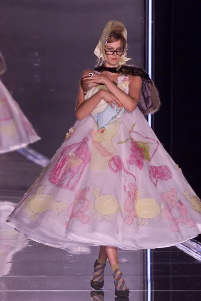 Look 10
